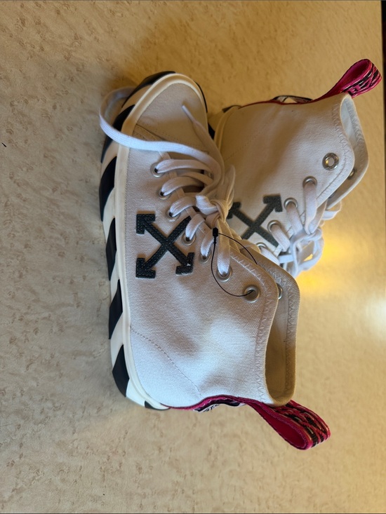 Off-White Shoes - Off-White Kids High-Top Sneakers in White, Black & Pink